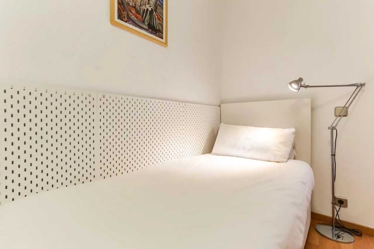 Luminous 2 Bedroom Next To Sagrada Familia Barcellona 0*,  Spagna