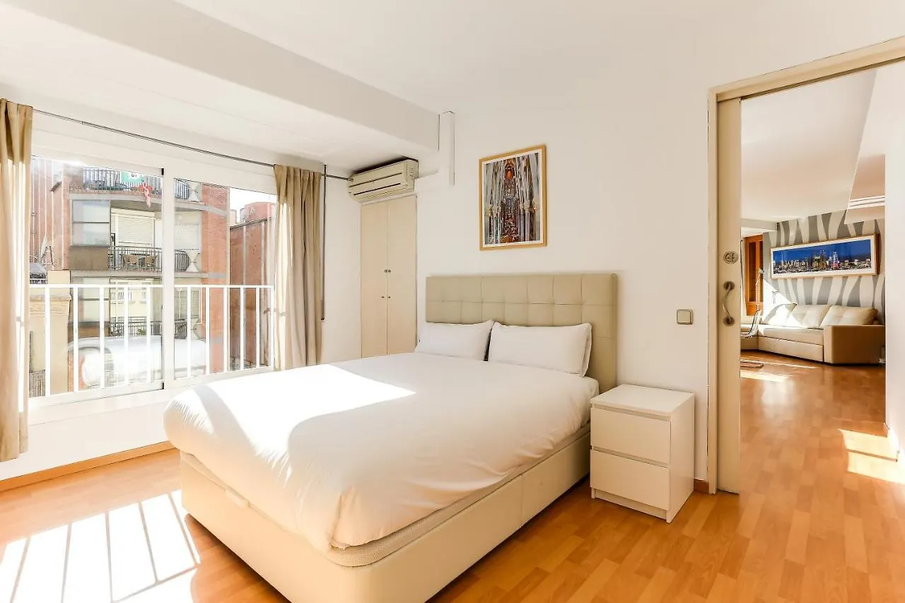 Luminous 2 Bedroom Next To Sagrada Familia Barcellona